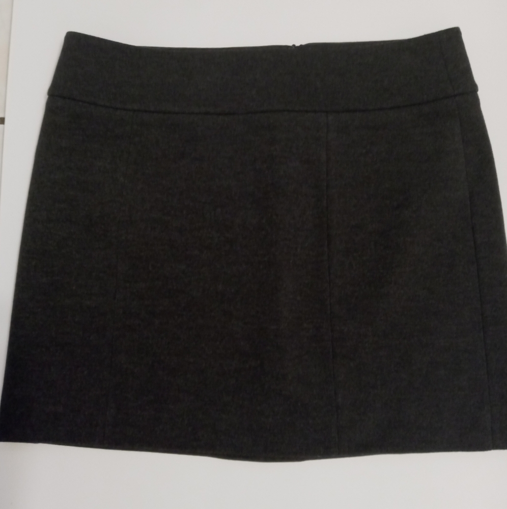 White House Black Market Mini Grey/Black charcoal color back zipper Skirt EUC-XS